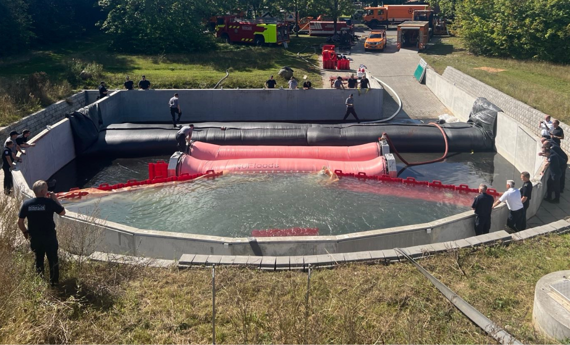 Oversvømmelsesøvelse med watertubes